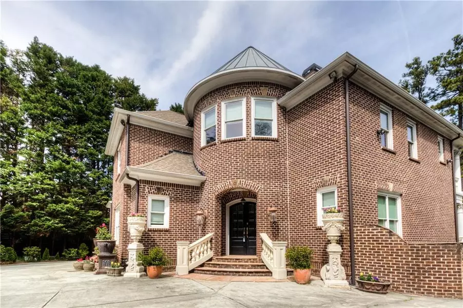 4049 Wieuca RD NE, Atlanta, GA 30342