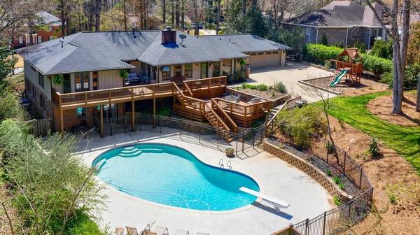 1265 Oakhaven DR, Roswell, GA 30075