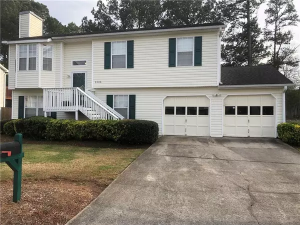 2086 Lown Farm LN, Lithonia, GA 30058