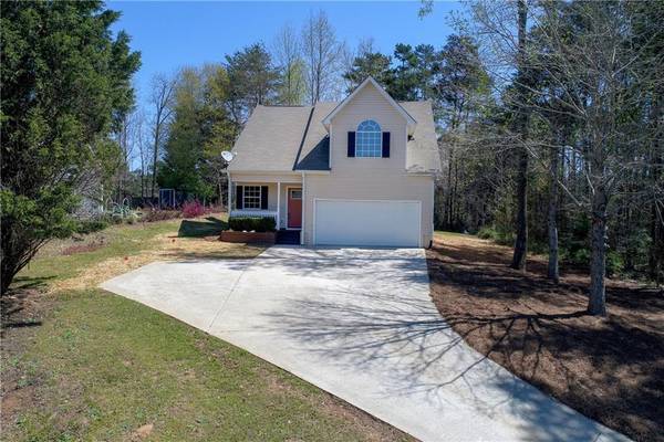 8380 Emerald Pointe LN, Gainesville, GA 30506