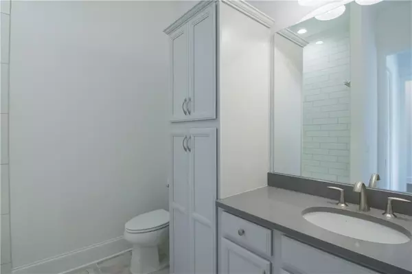 Suwanee, GA 30024,5875 Overlook RDG E #106