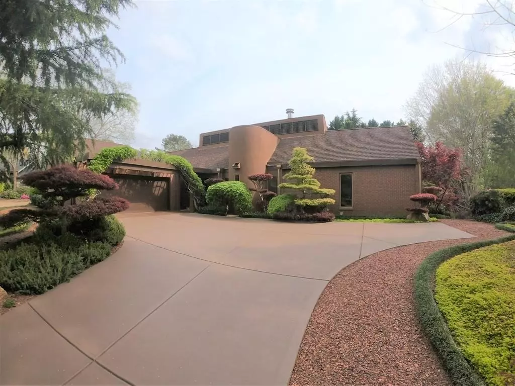 Roswell, GA 30076,125 Bridle Trail CT