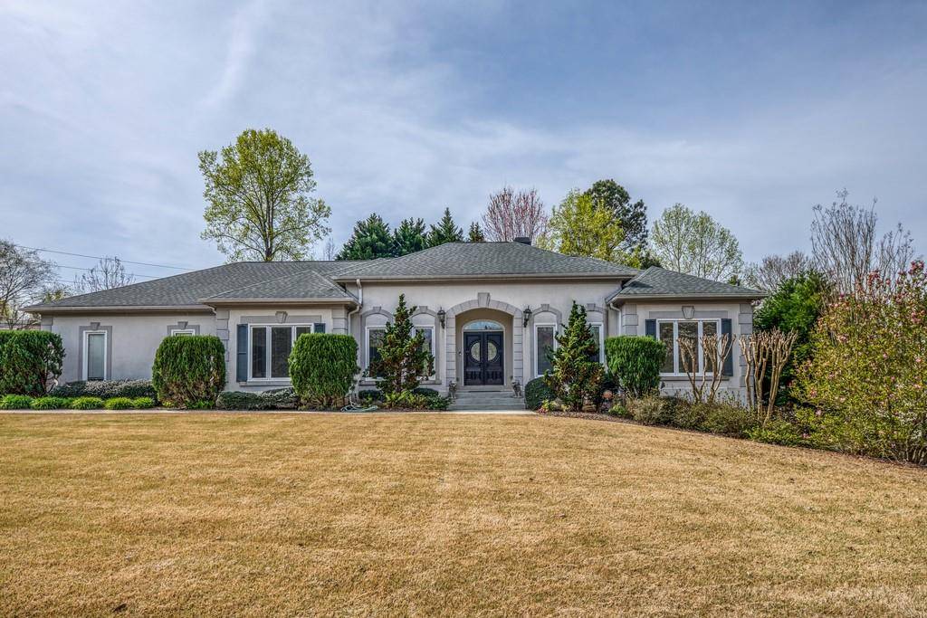 2749 Fontainebleau DR, Atlanta, GA 30360