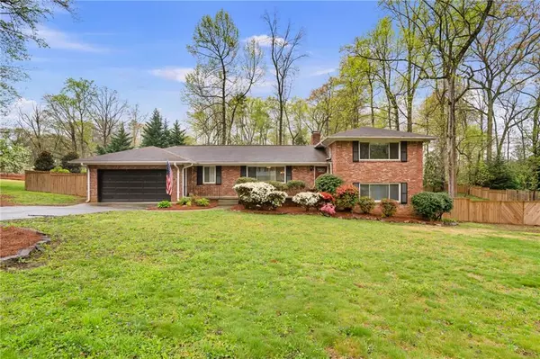 23 Hunting Creek DR, Marietta, GA 30068