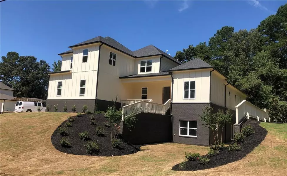 5128 Price DR, Suwanee, GA 30024