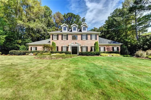 125 CHURCHILL DR, Sandy Springs, GA 30350