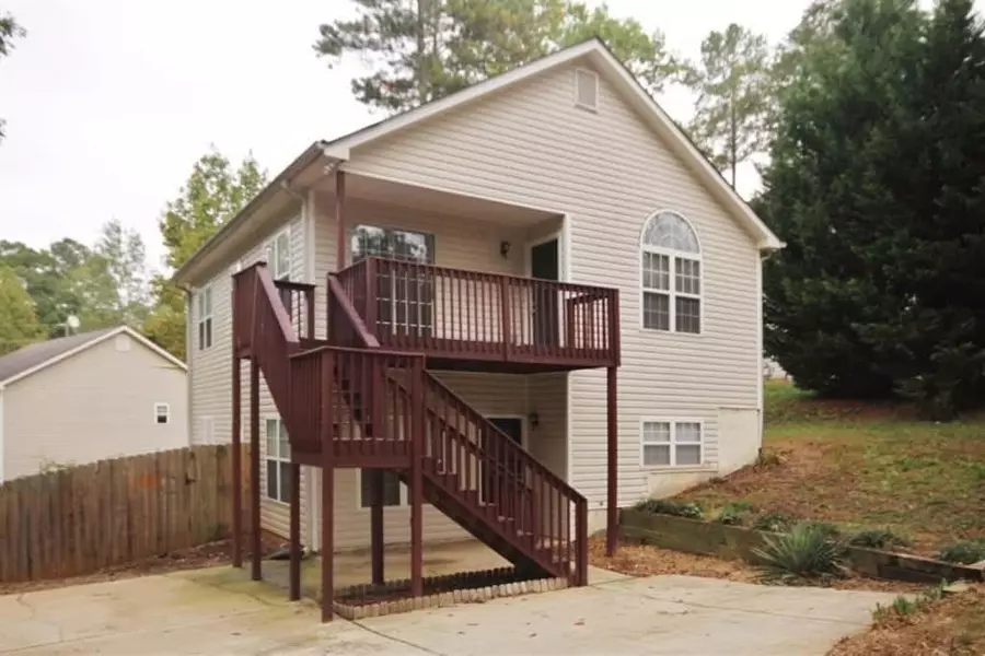 8815 Fairlane TRL, Gainesville, GA 30506