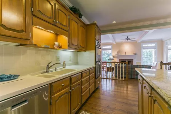Decatur, GA 30033,10 Downshire CIR