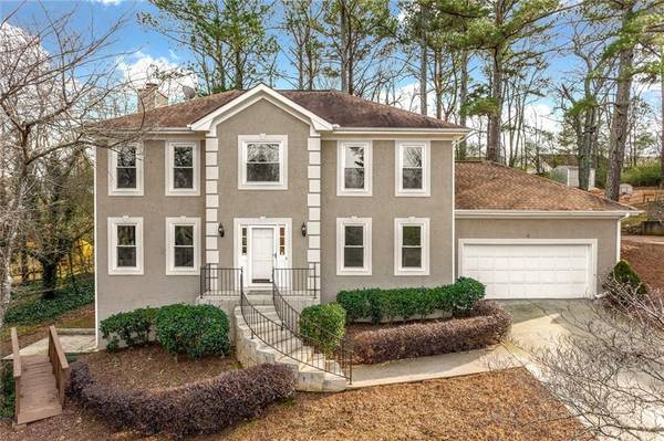 530 Clear Lake LN, Suwanee, GA 30024