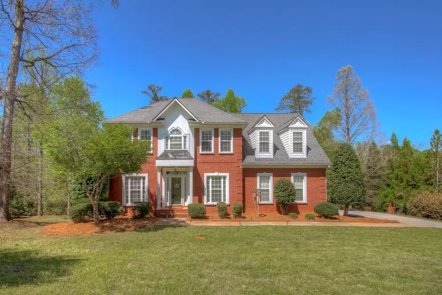 135 Blue Grass WAY, Oxford, GA 30054