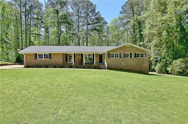 642 Sir Charles DR, Fairburn, GA 30213