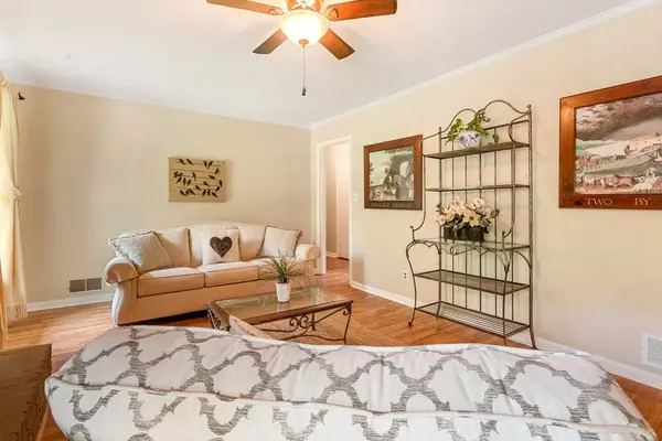 Roswell, GA 30076,1080 Old Forge DR