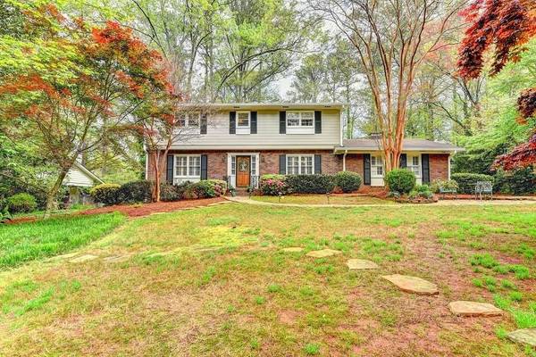 1620 Rochelle DR, Dunwoody, GA 30338