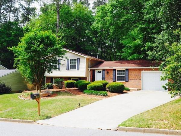 375 N Pond TRL, Roswell, GA 30076