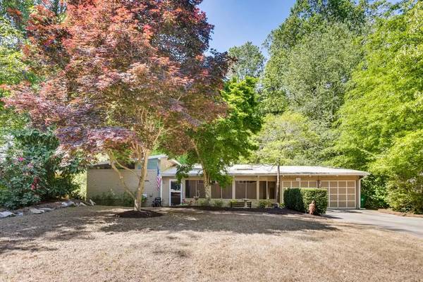 2473 Maclaren CIR, Dunwoody, GA 30360