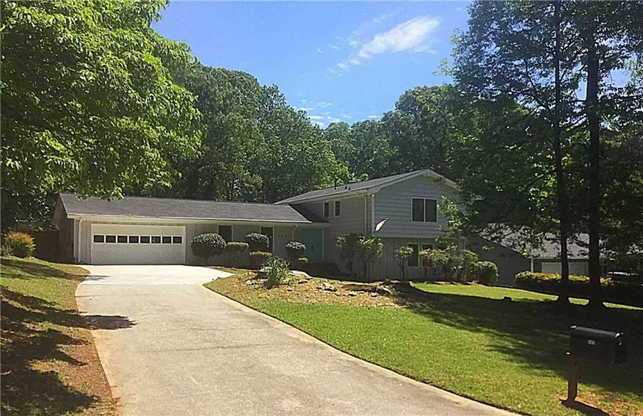 5451 Fieldgreen DR, Stone Mountain, GA 30088