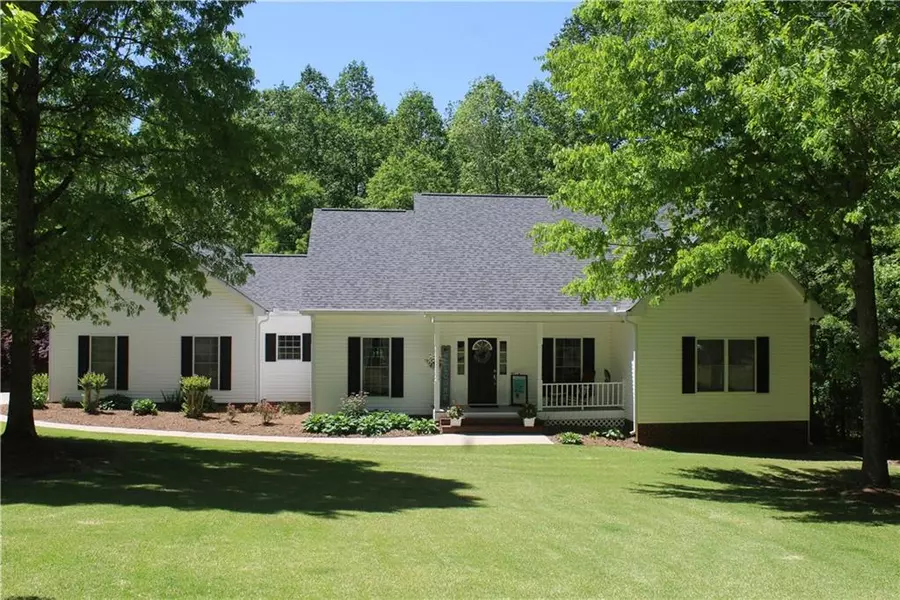 1455 Hidden Lakes Trl, Jefferson, GA 30549