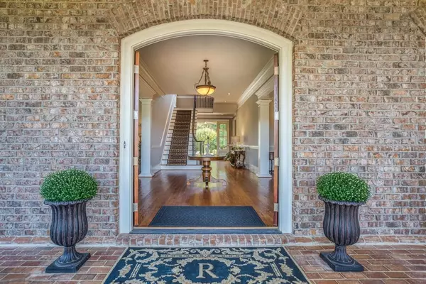 Roswell, GA 30076,2090 Lancaster SQ