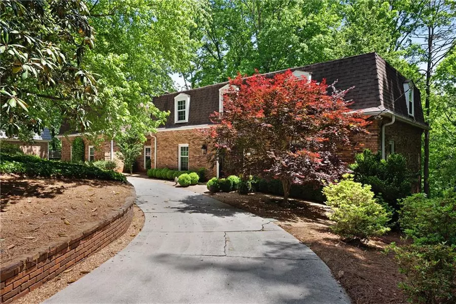 975 Buckhorn E, Sandy Springs, GA 30350