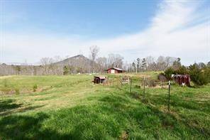 102 W Leatherwood RD, Toccoa, GA 30577