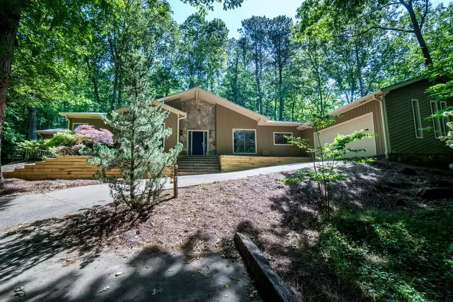 9380 Huntcliff TRCE, Sandy Springs, GA 30350