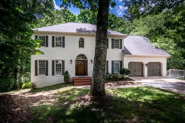 135 Farewell LN, Johns Creek, GA 30022