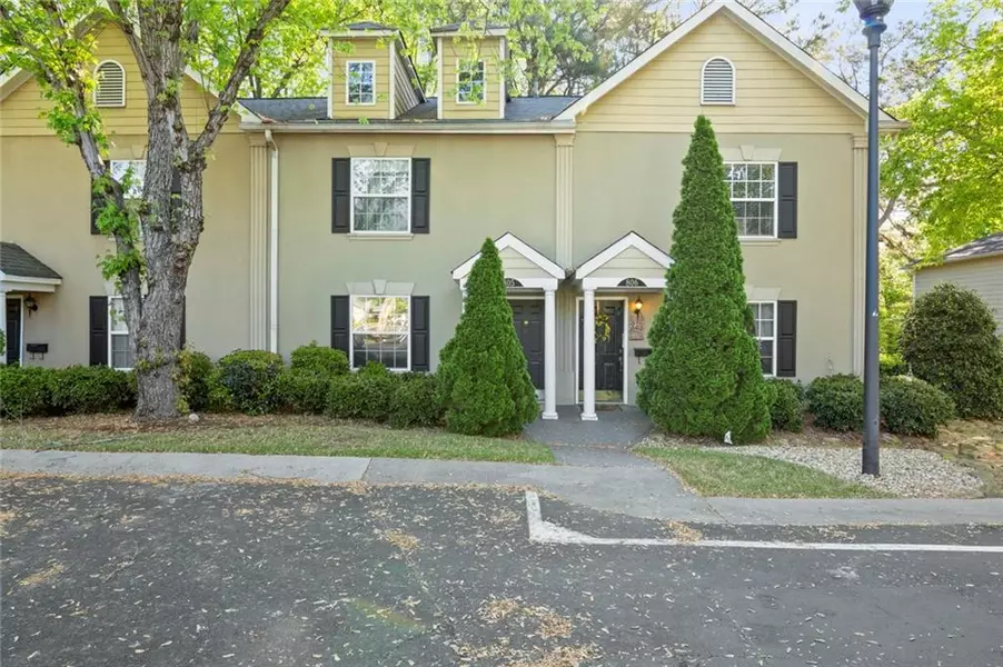 805 Brighton PT, Sandy Springs, GA 30328