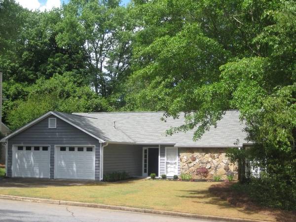 230 SEA HOLLY CIR, Roswell, GA 30076