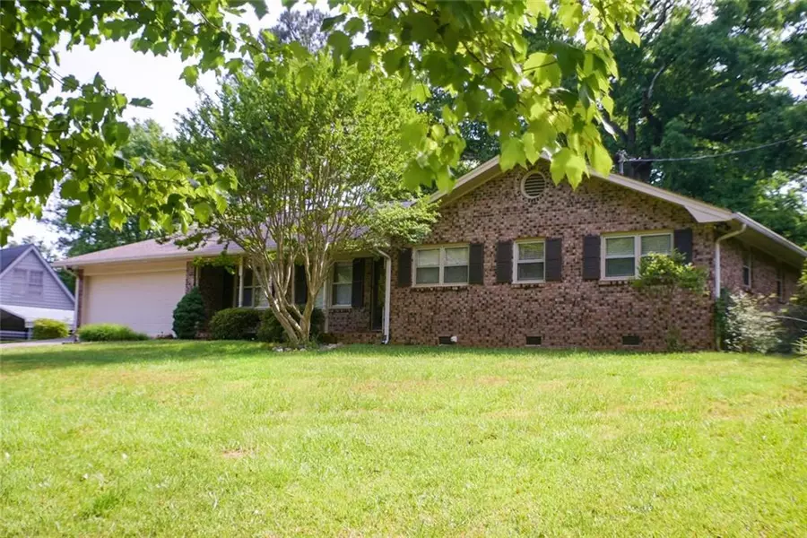 2711 Hickory TRL, Snellville, GA 30078