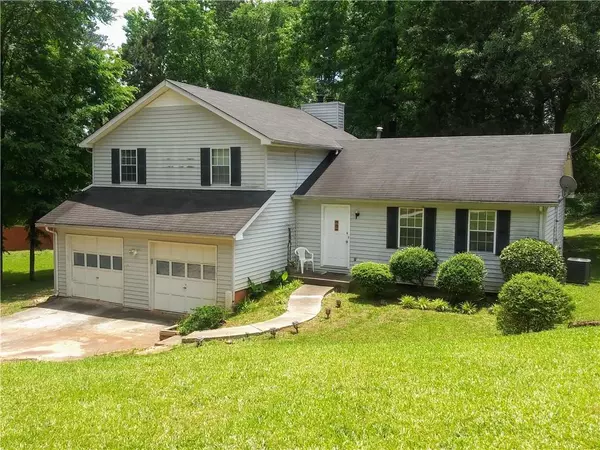 6715 Jojanne LN, Lithonia, GA 30038