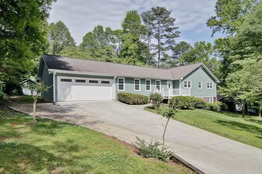 4628 Glenforest DR, Roswell, GA 30075