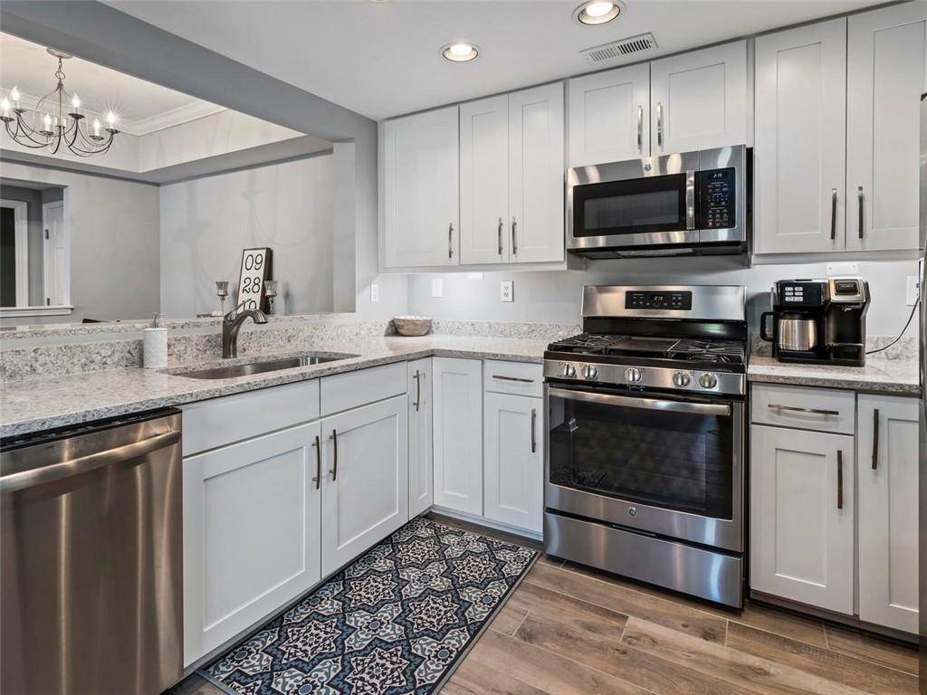 Atlanta, GA 30305,3636 Habersham RD NW #2206