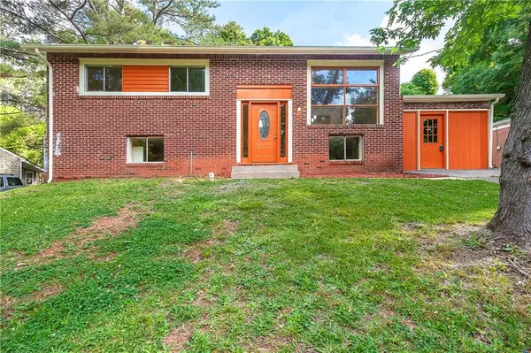 1343 Pineglen DR, Riverdale, GA 30296