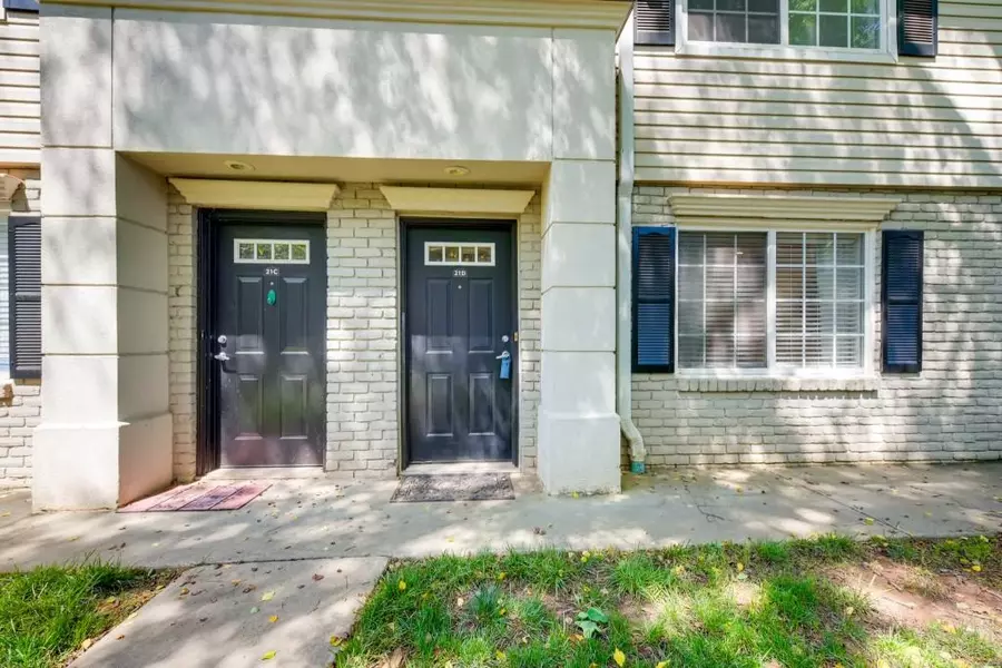 6940 Roswell RD #21-D, Sandy Springs, GA 30328