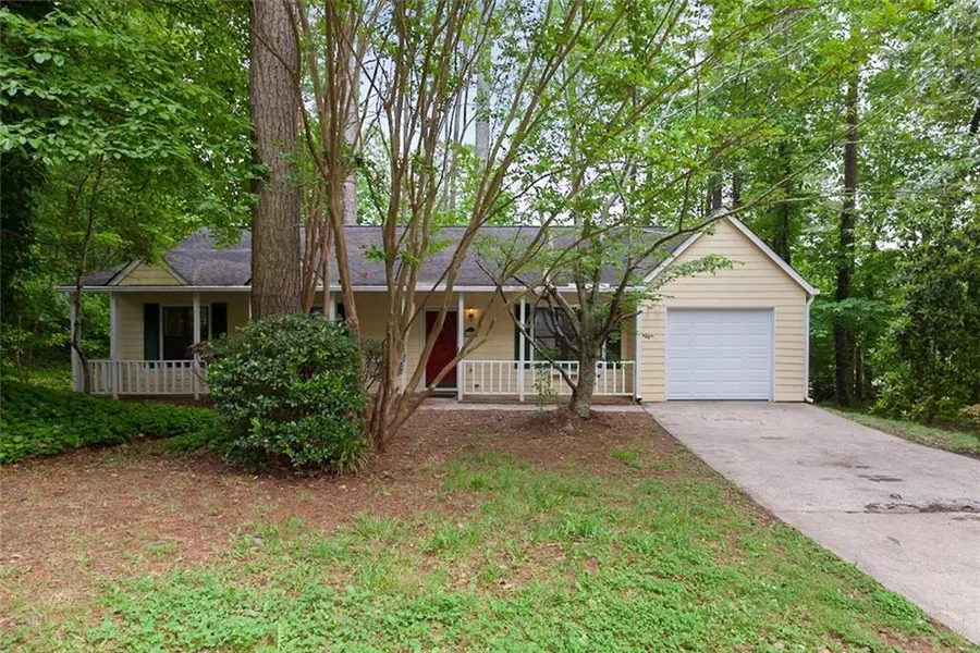 1202 River Forest LN, Woodstock, GA 30188