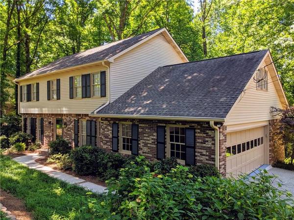 2045 Bushy RUN, Roswell, GA 30075