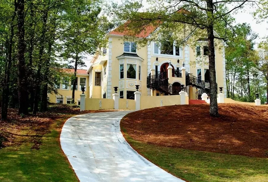 300 River Bluff Pkwy, Roswell, GA 30075