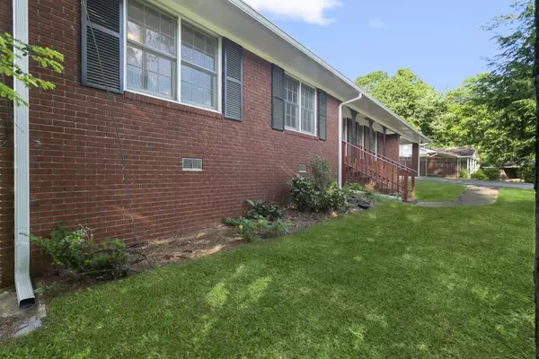 Mableton, GA 30126,1352 LAVERTE CIR SW