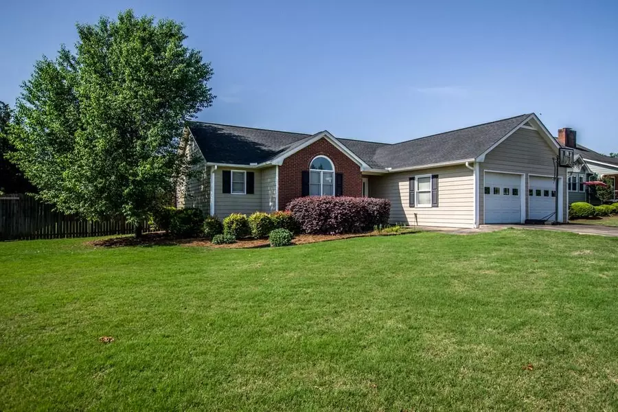 9 LEAWOOD CT SE, Lindale, GA 30147