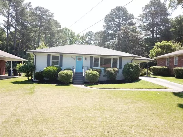 2252 Collins DR, East Point, GA 30344