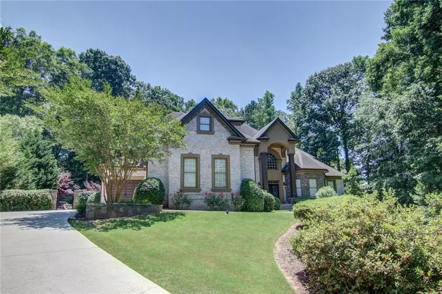 825 CHAMPIONS CLOSE, Milton, GA 30004