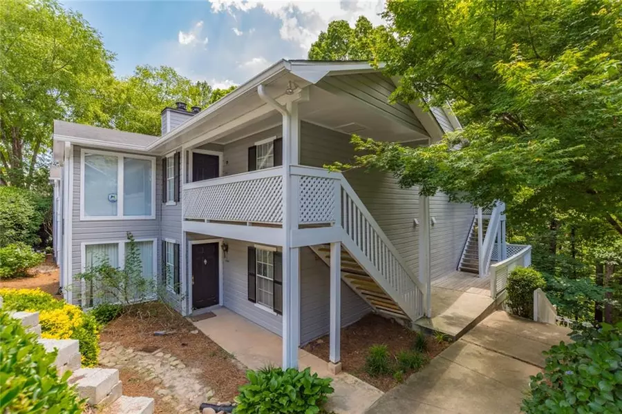 1406 Vicksburg PL, Sandy Springs, GA 30350