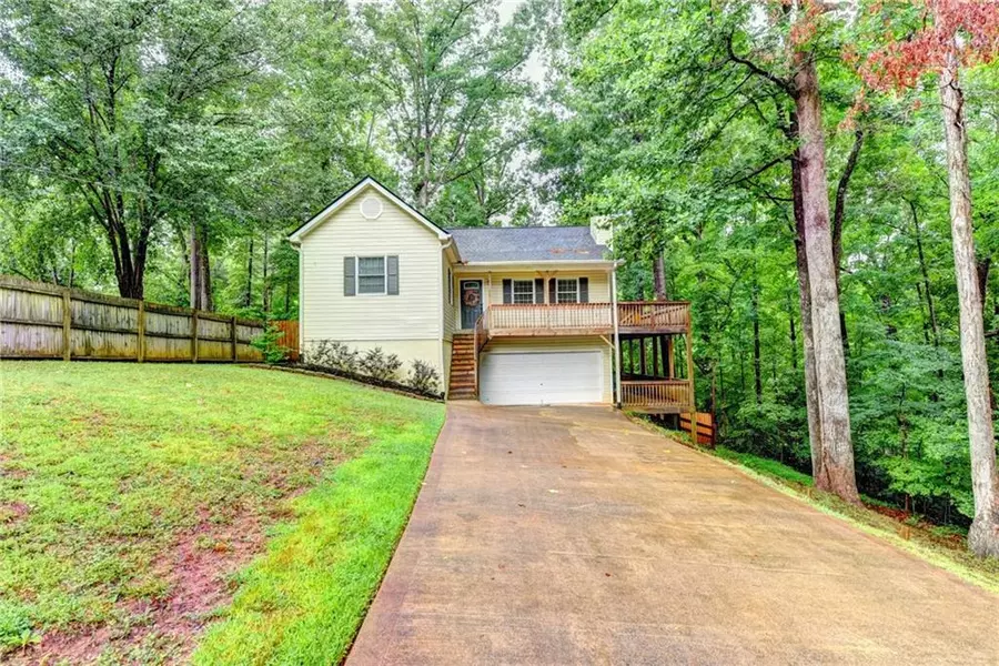 9840 Parkway LN, Gainesville, GA 30506