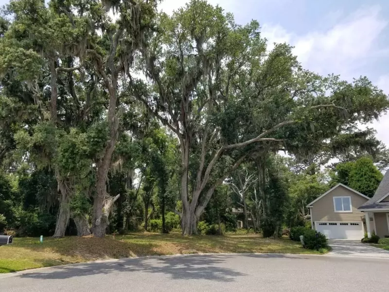 174 Country Club DR, St. Simons, GA 31522