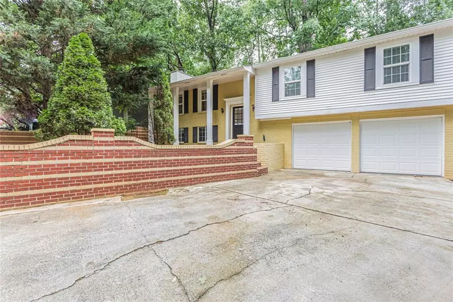 170 Worthington Hills TRCE, Roswell, GA 30076