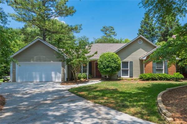 155 Twinspur Close, Roswell, GA 30076