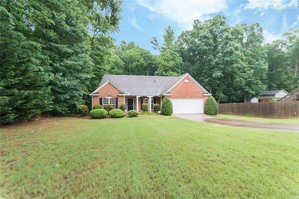 6202 Saddlehorse DR, Flowery Branch, GA 30542