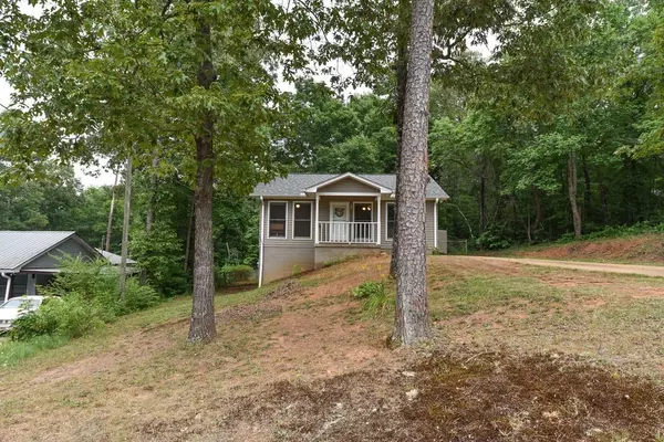 Toccoa, GA 30577,312 Riverdale RD