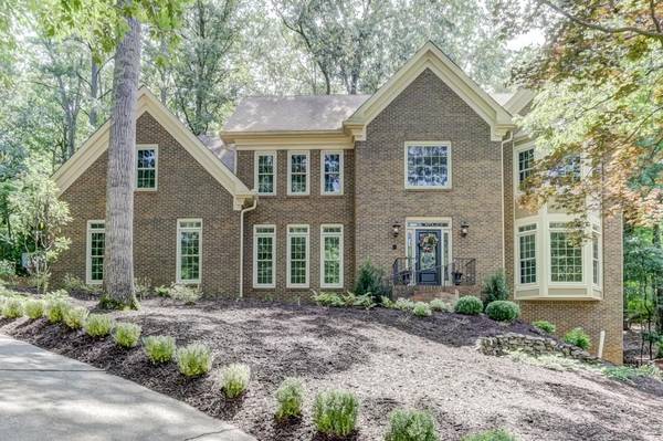 9470 Mistwater Close, Roswell, GA 30076