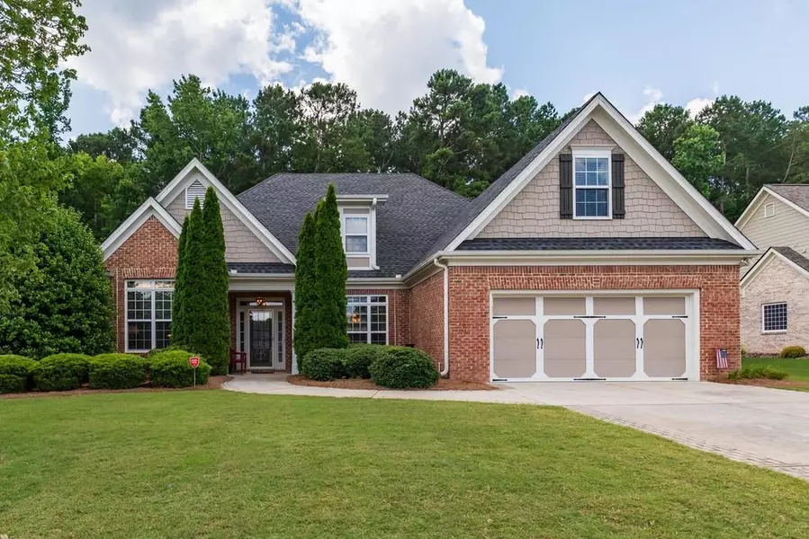 2477 Misty Rose LN, Loganville, GA 30052